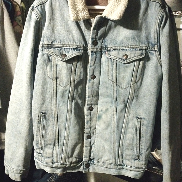 Sherpa lined Levi's denim jacket